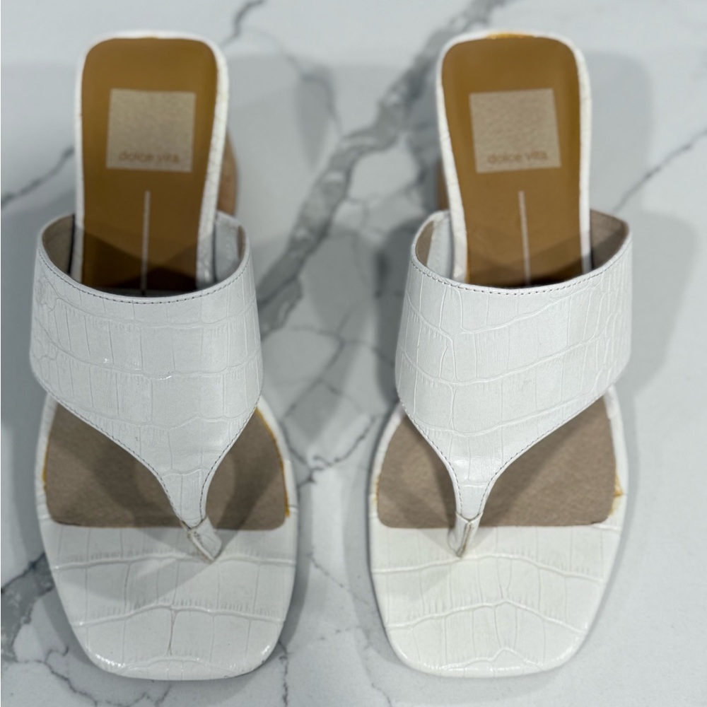 Dolce Vita White Sandals Elegant and Comfortable
